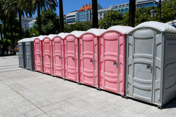 Best VIP or Luxury Restroom Trailers  in Jamestown, KY
